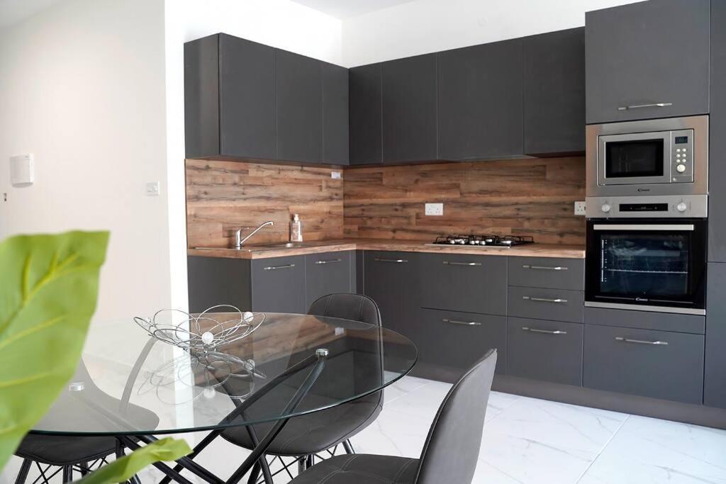 Luxurious Apartment Next To The Sea Gzira Εξωτερικό φωτογραφία